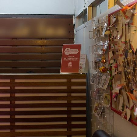 Zen Rooms Damrongrak Road Bangkok Luaran gambar
