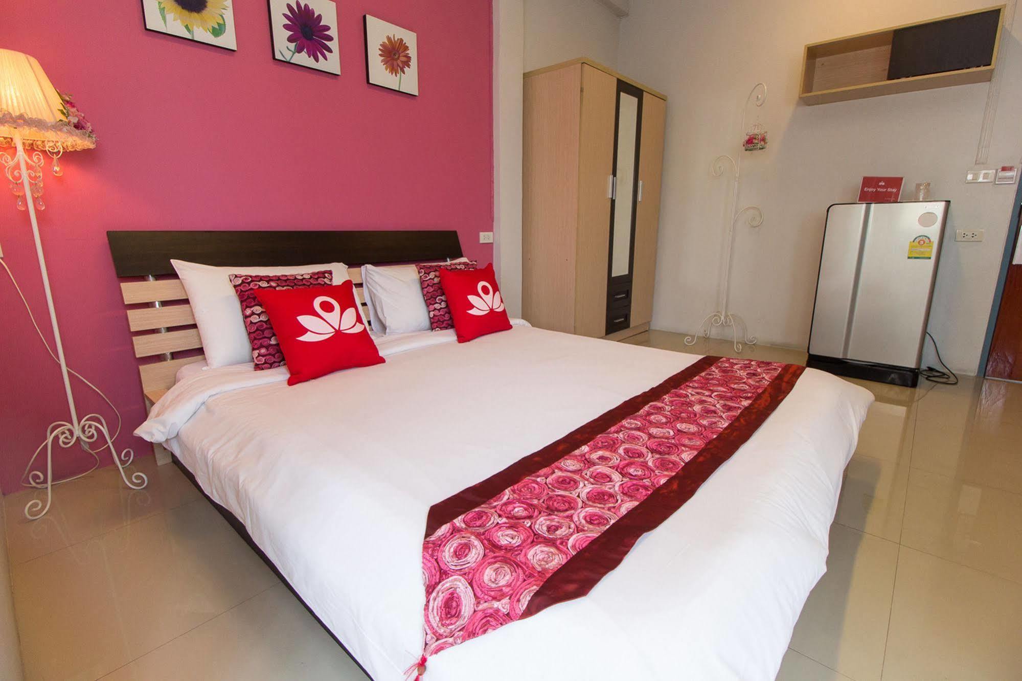 Zen Rooms Damrongrak Road Bangkok Luaran gambar
