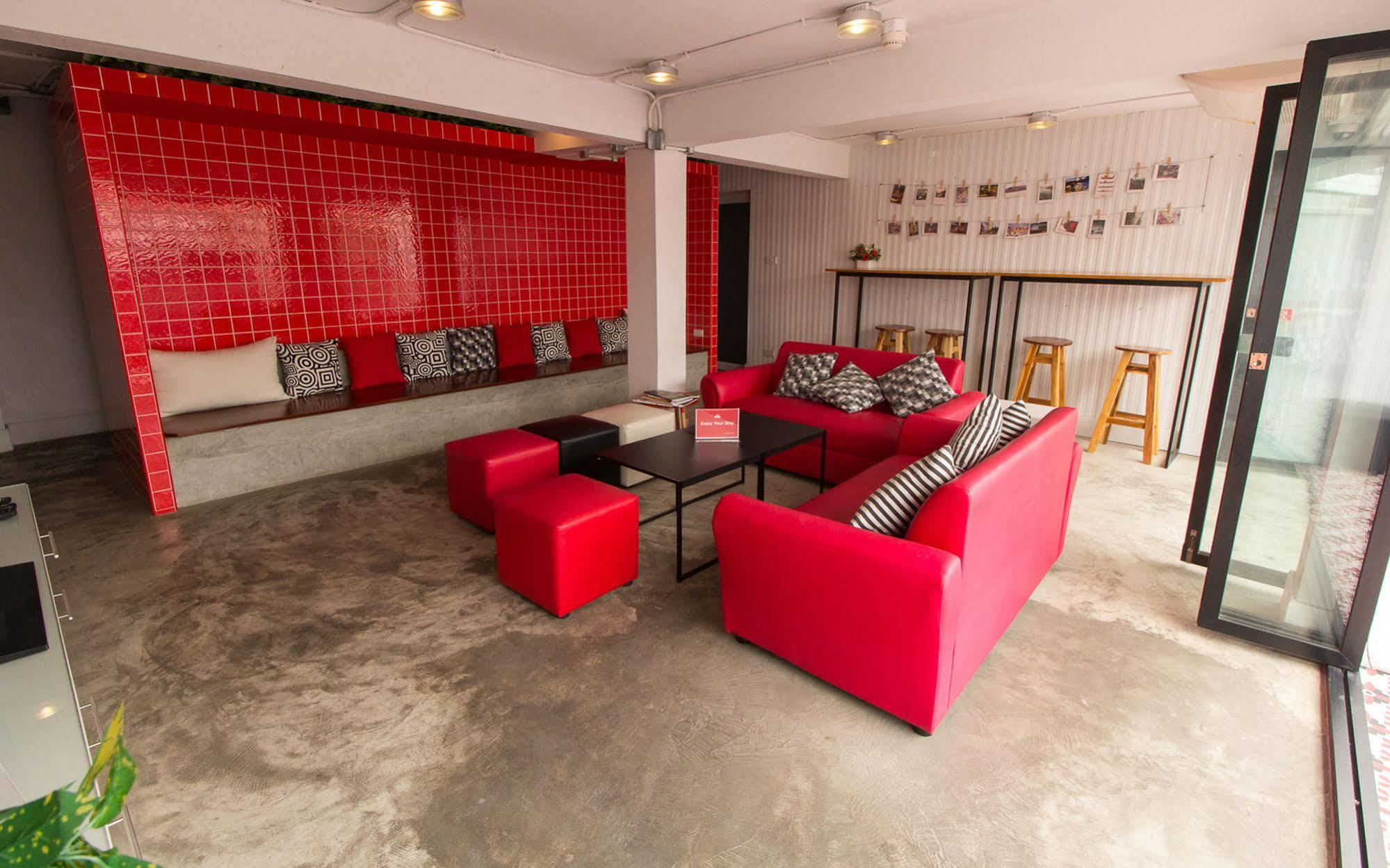 Zen Rooms Damrongrak Road Bangkok Luaran gambar