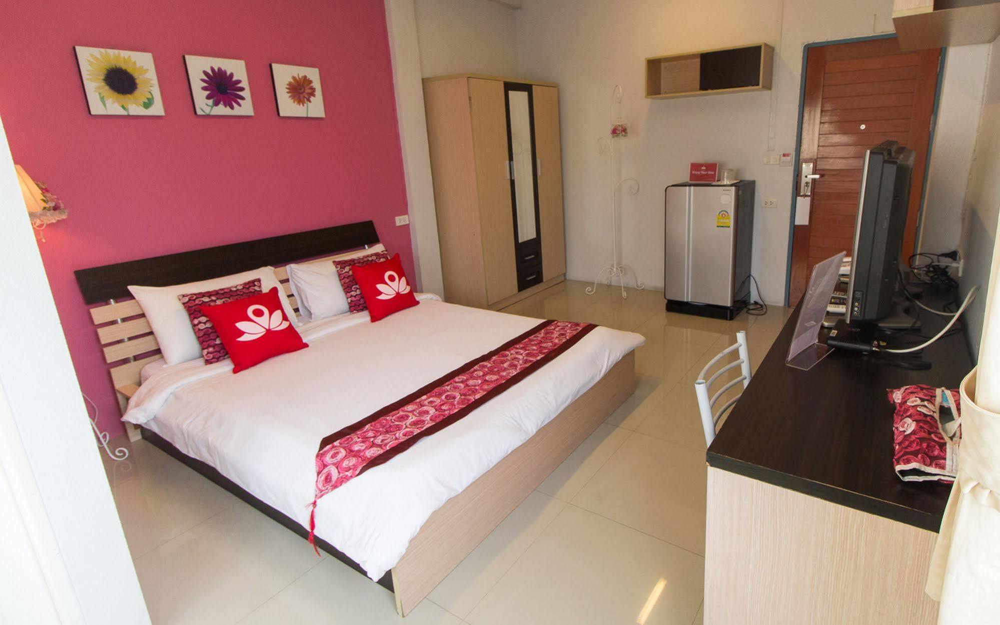 Zen Rooms Damrongrak Road Bangkok Luaran gambar