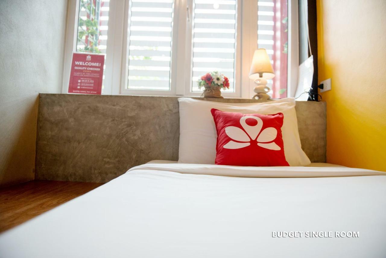Zen Rooms Damrongrak Road Bangkok Luaran gambar